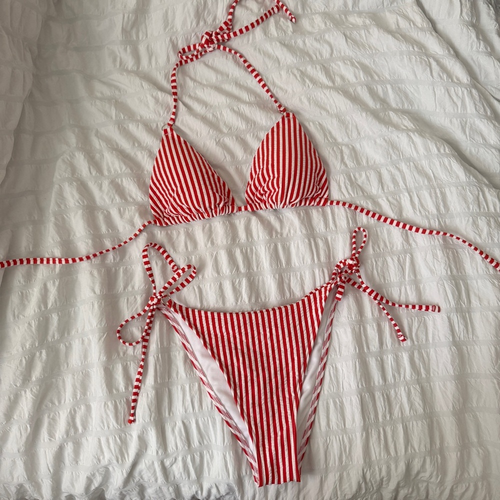 Abercrombie o-ring halter string triangle bikini